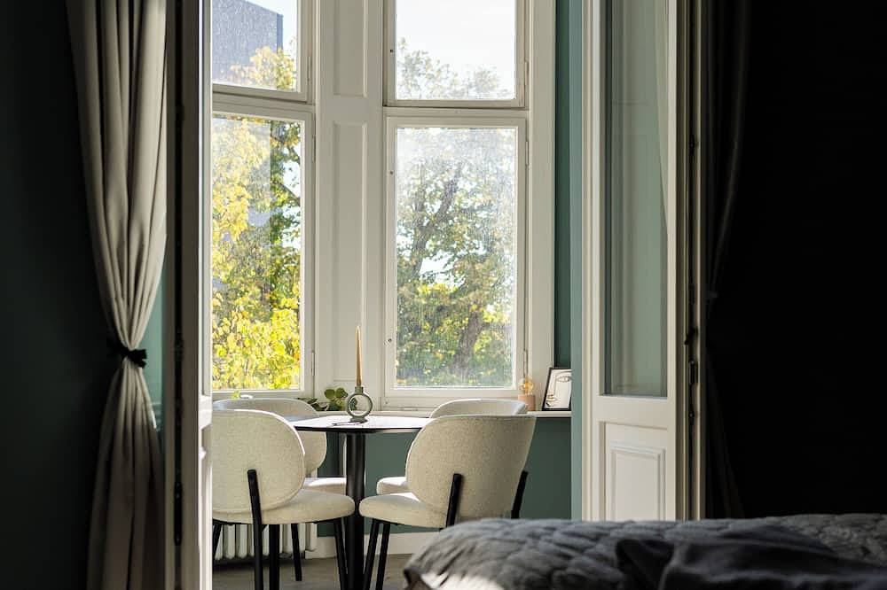 Ganze Wohnung, Bright & Cozy  2Br Apartment in West Berlin,Perfect for Families, 70m to Metro in Berlin Innenstadt, Berlin