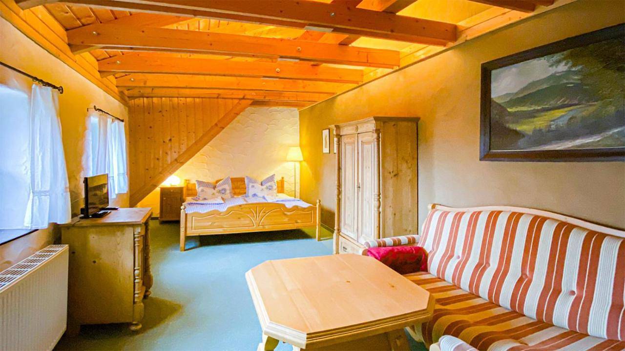 Hotel Olbernhau mit Sauna - Kleines Landhotel zur Ofenschenke in Pfaffroda, Erzgebirge