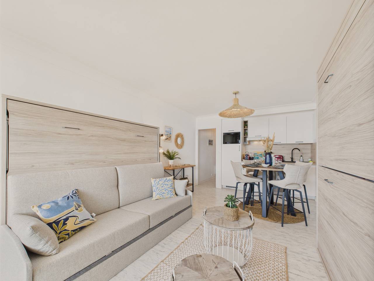 Studio entier, Vue mer, joli studio pour 4 à 40m de la plage  in Les Sables-d'Olonne, Vendée