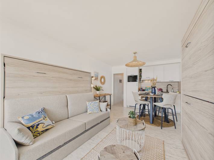 Studio entier, Vue mer, joli studio pour 4 à 40m de la plage in Les Sables-d'Olonne, Vendée