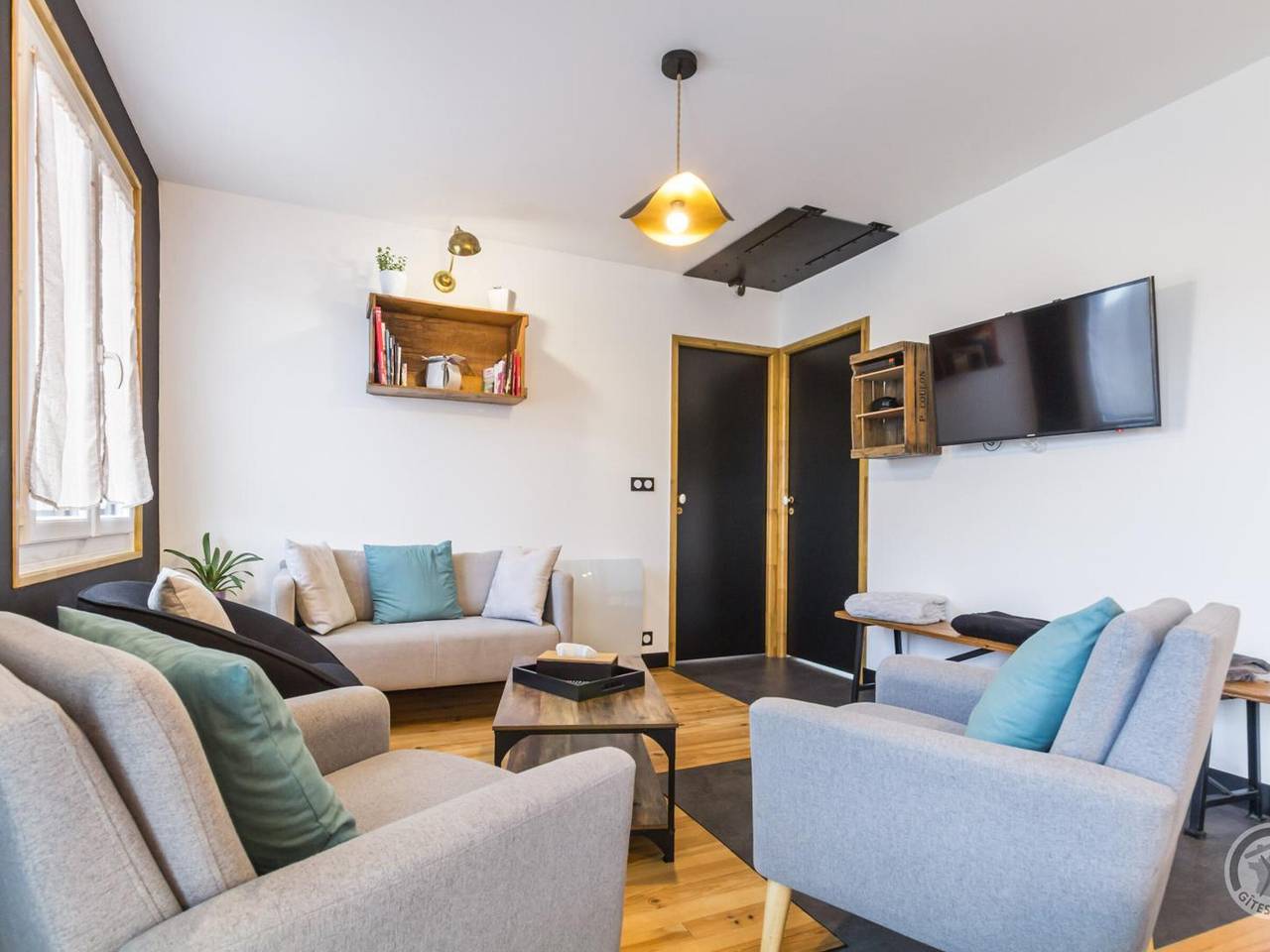 Maison rénovée avec jardin clos et vue historique in Quettehou, Région de Cherbourg