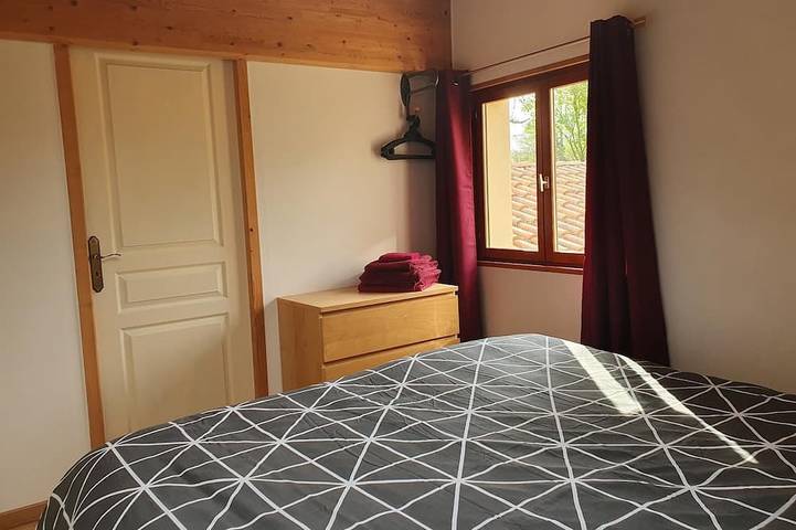 Location de vacances pour 4 personnes, avec balcon et piscine à Saulgond - 3