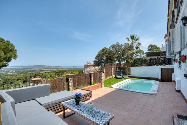 Ferienhaus für 9 Personen, mit Terrasse - 1