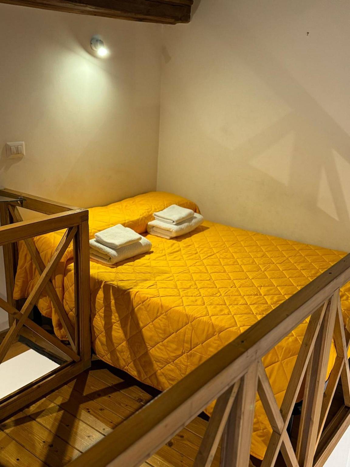 Ganze Wohnung, Apartment „Little House in Trastevere“ mit Balkon, Wlan und Klimaanlage in Rom Zentrum, Rom
