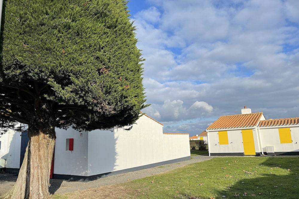 Appartement entier, House Bretignolles-sur-Mer with swimming pool in Vendée close to the sea in Bretignolles-sur-Mer, Vallée de la Loire