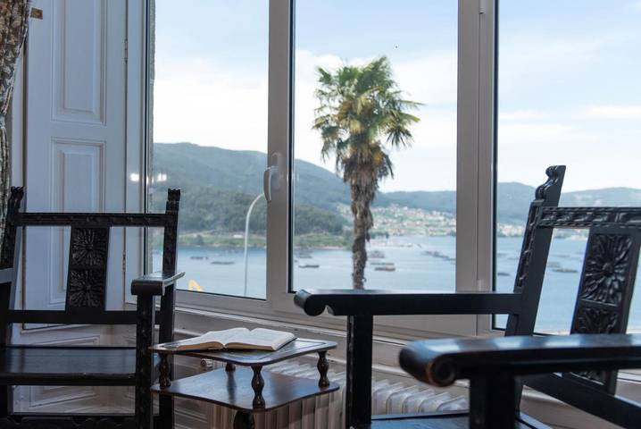 Chalet para 14 personas, con jardín y vistas además de vistas al lago y piscina en Comarca de Vigo - 2