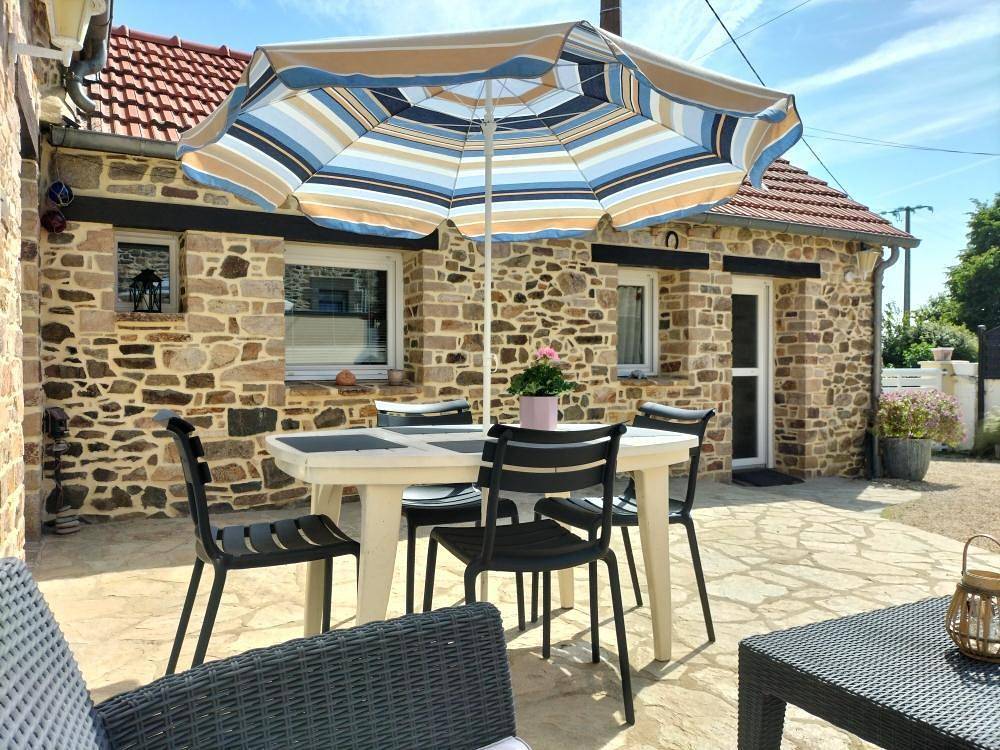 Ti Kernevez in Pludual, Côte de Goëlo