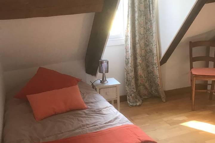 Location de vacances pour 5 personnes, avec Jardin et Piscine à Nazelles-Négron - 4