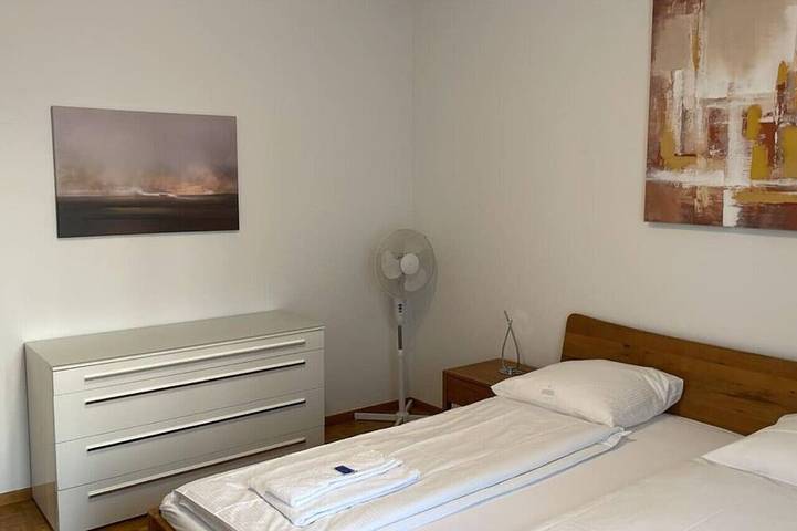 Entire apartment, Very nice 2Bd flat city center Enge (Wille 1) in Zurich, Zurich district