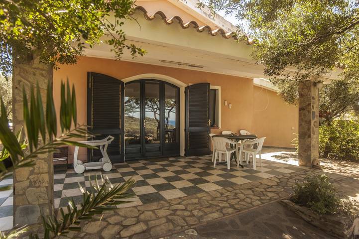 Casa de vacaciones "Casa Marisa" cerca de la playa con terraza in Teulada (Italia), Provincia de Cagliari