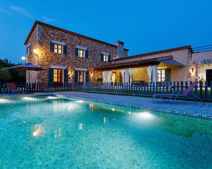 Villa für 6 Personen, mit Balkon und Whirlpool sowie Terrasse und Garten in Sencelles