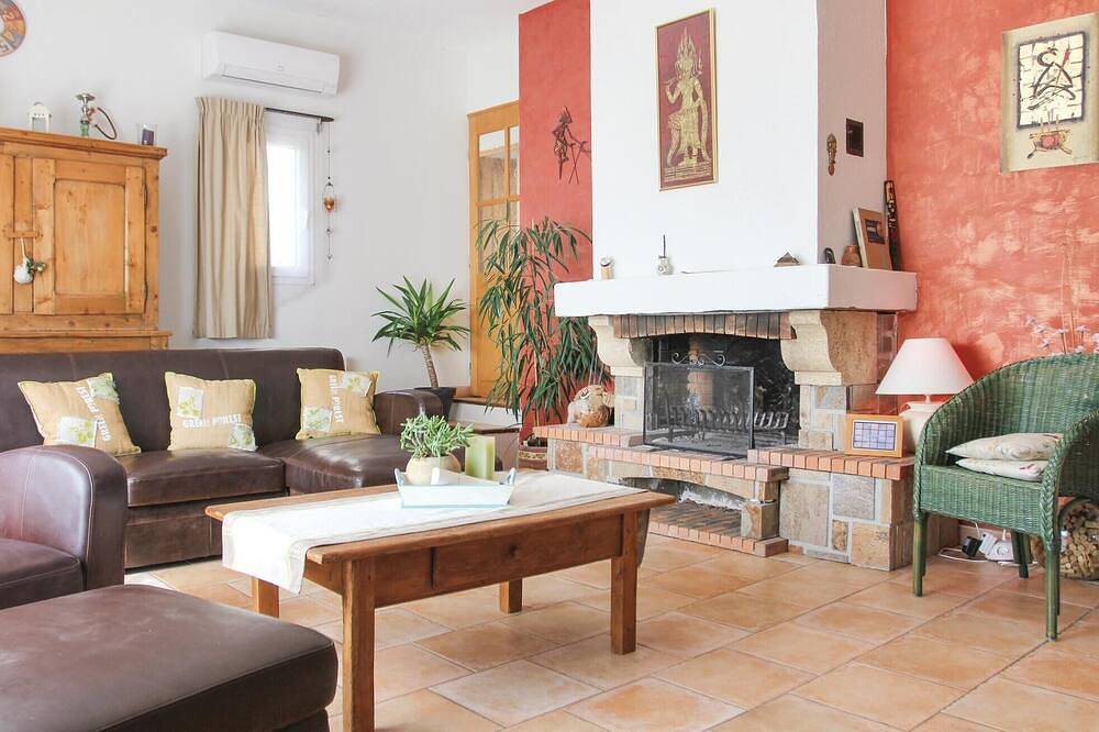 4 bedroom beautiful home in Goult in Goult, Parc naturel régional du Luberon