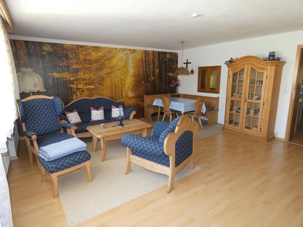 Geheel vakantieappartement, Ferienwohnungen Stockinger inkl. Chiemgaukarte - Holiday flat Chiemgau 100 sqm, balcony, kitchen, 3 bedrooms, living room, Wlan in Ruhpolding, Beierse Alpen