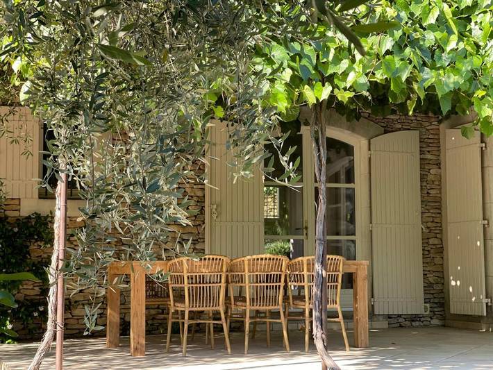 Location de vacances pour 6 personnes, avec piscine ainsi que jardin et vue à Cabrières-d'Avignon - 2