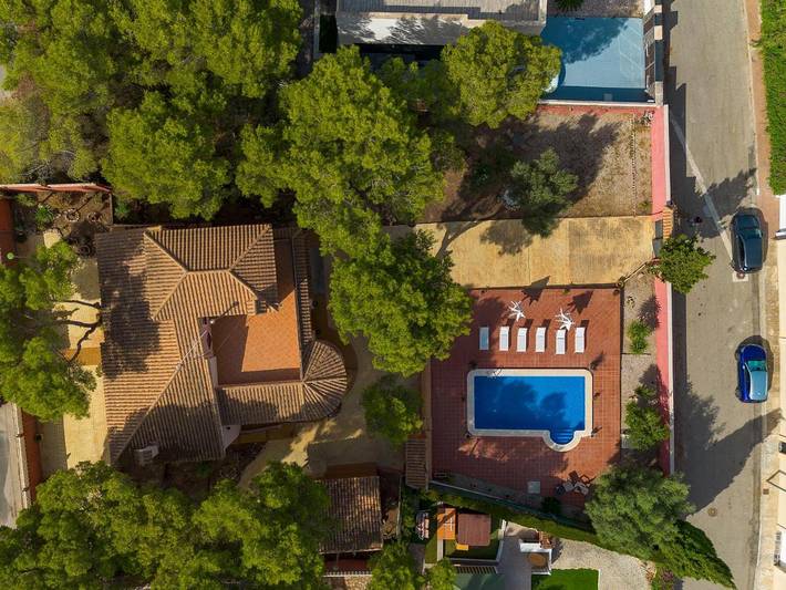 Casa rural para 8 personas, con Balcón y Terraza además de Jardín y Piscina en San Miguel de Salinas - 2