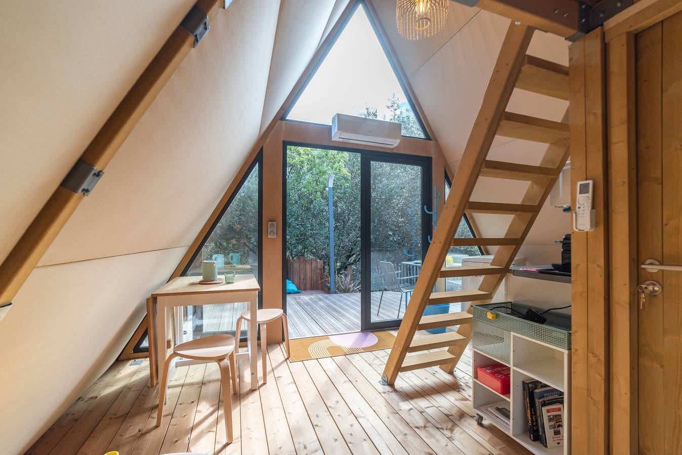 Tipi Lodge Glamp 'Marguerite' mit nordischem Bad, privater Terrasse und Klimaanlage in Le Boulou, Céret und Umgebung