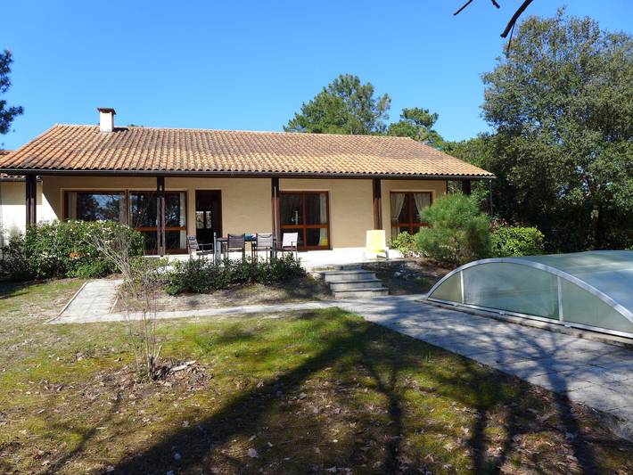 Location de vacances pour 6 personnes, avec terrasse et jardin dans Golf de la Méjanne