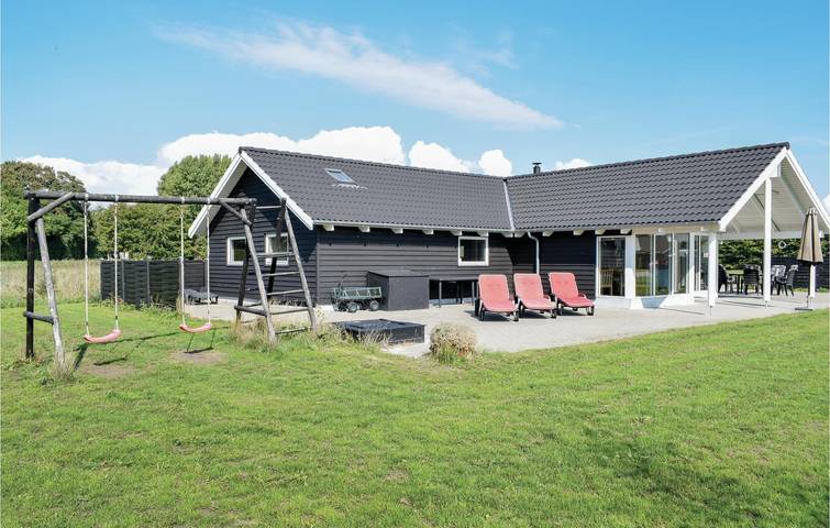 Ferienhaus für 12 Personen, mit Sauna und Terrasse in Ahl Strand