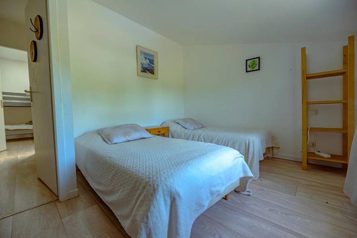Location de vacances pour 20 personnes, avec vue et jardin ainsi que piscine et terrasse à La Réorthe - 4