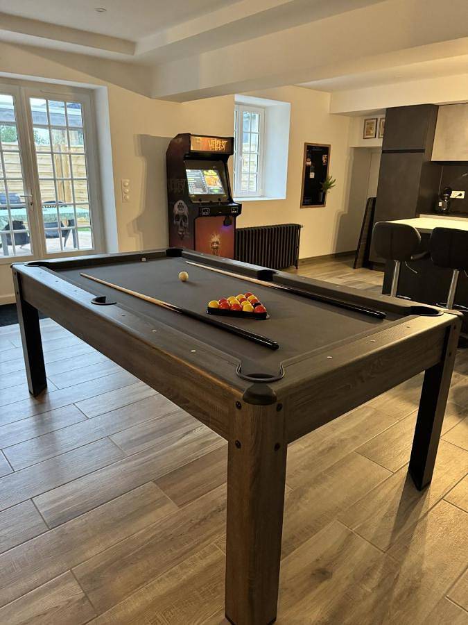 Location de vacances pour 8 personnes, avec Terrasse à Fontenay-le-Pesnel