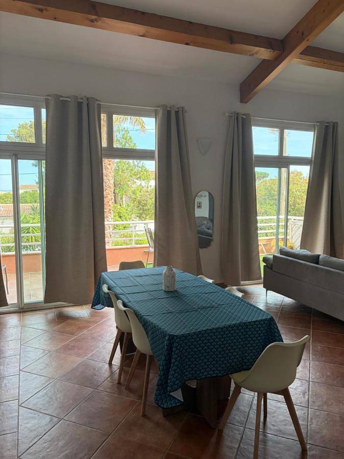 Gîte pour 4 personnes, avec Balcon ainsi que Terrasse et Vue dans Plage de l'Ayguade - 4