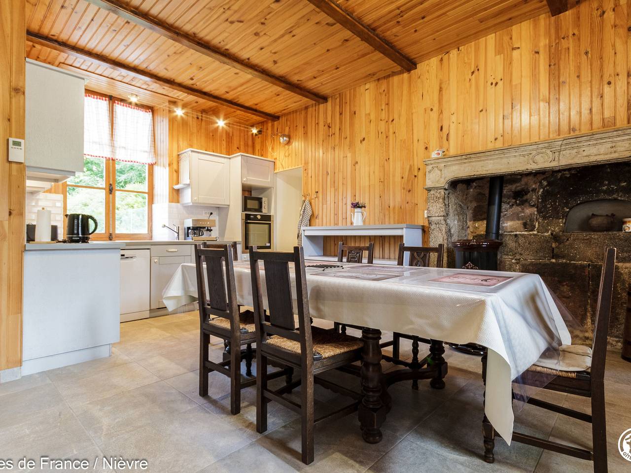 Geräumiges Haus in Saint-Agnan mit Garten, in der Nähe von See und Wanderwegen, Haustiere erlaubt in Saint-Agnan, Naturpark Morvan