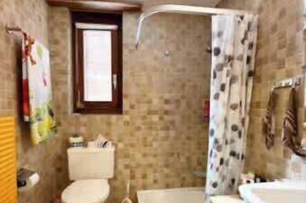 Ganze Wohnung, Balcony Apartment | Tennis & Playground + View in Diemtigen, Berner Oberland