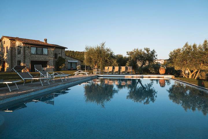 Agriturismo per 10 persone, con piscina a Collazzone