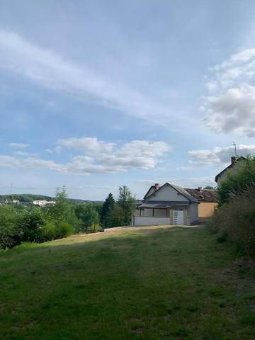 Gîte pour 4 personnes, avec jardin ainsi que vue et terrasse à Château-Chinon (Ville)
