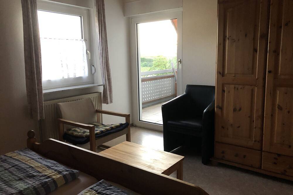 Ganze Wohnung, Ferienwohnung  für 4 Personen mit Balkon und Blick in die Weinberge in Vogtsburg - Oberrotweil, Vogtsburg im Kaiserstuhl
