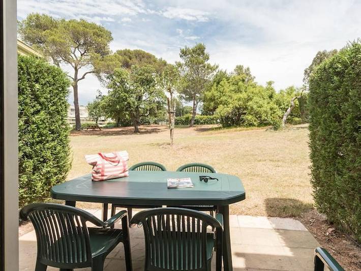 Camping pour 5 personnes, avec terrasse, animaux acceptés dans Massif de l'Esterel - 2
