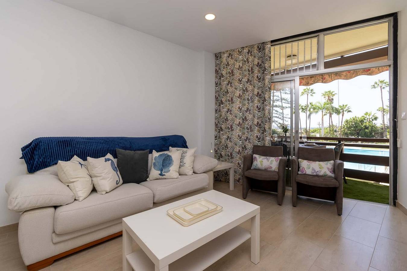 Entire apartment, Sea Breeze Frontline Apartment in Los Cristianos, Arona