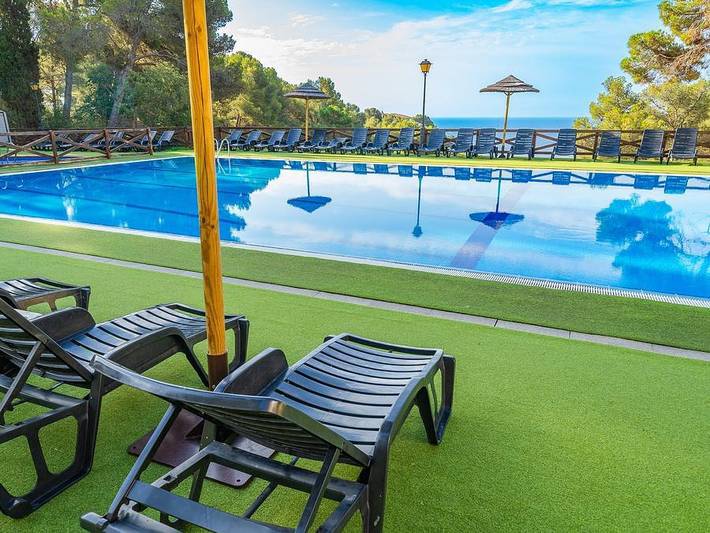 Camping for 2 people, with Children pool in Costa Brava