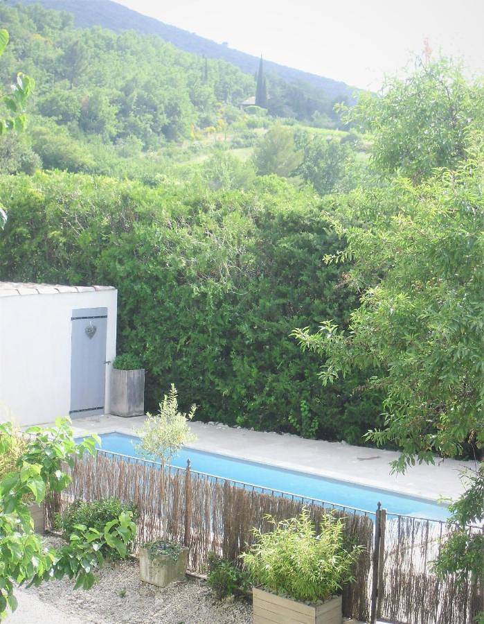 Location de vacances pour 4 personnes, avec piscine ainsi que vue et terrasse à Méthamis - 2