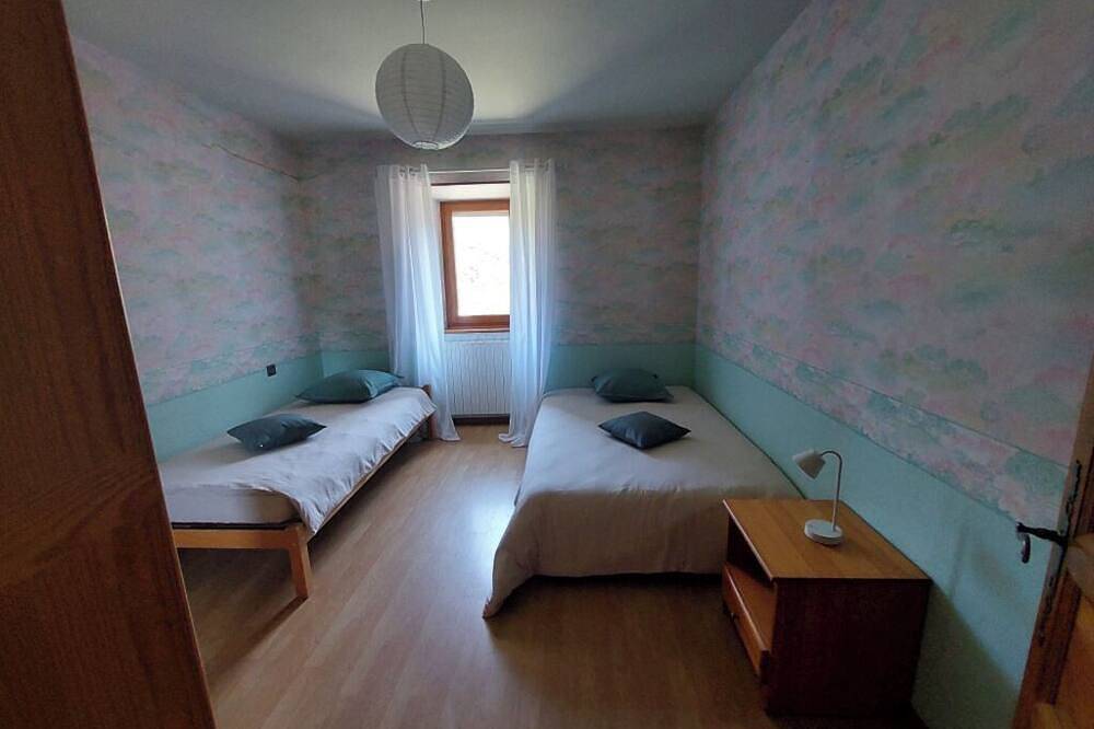 Spacieuse maison en pierre, nichée dans un petit hameau in Saint-Pierre-de-Colombier, Parc naturel régional des Monts d'Ardèche