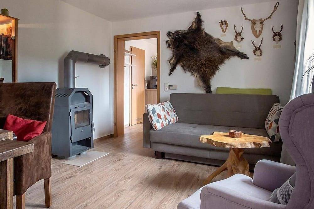 Entire apartment, Mit Blick auf das Wasser by Interhome in Bad Elster, Chemnitz (region)