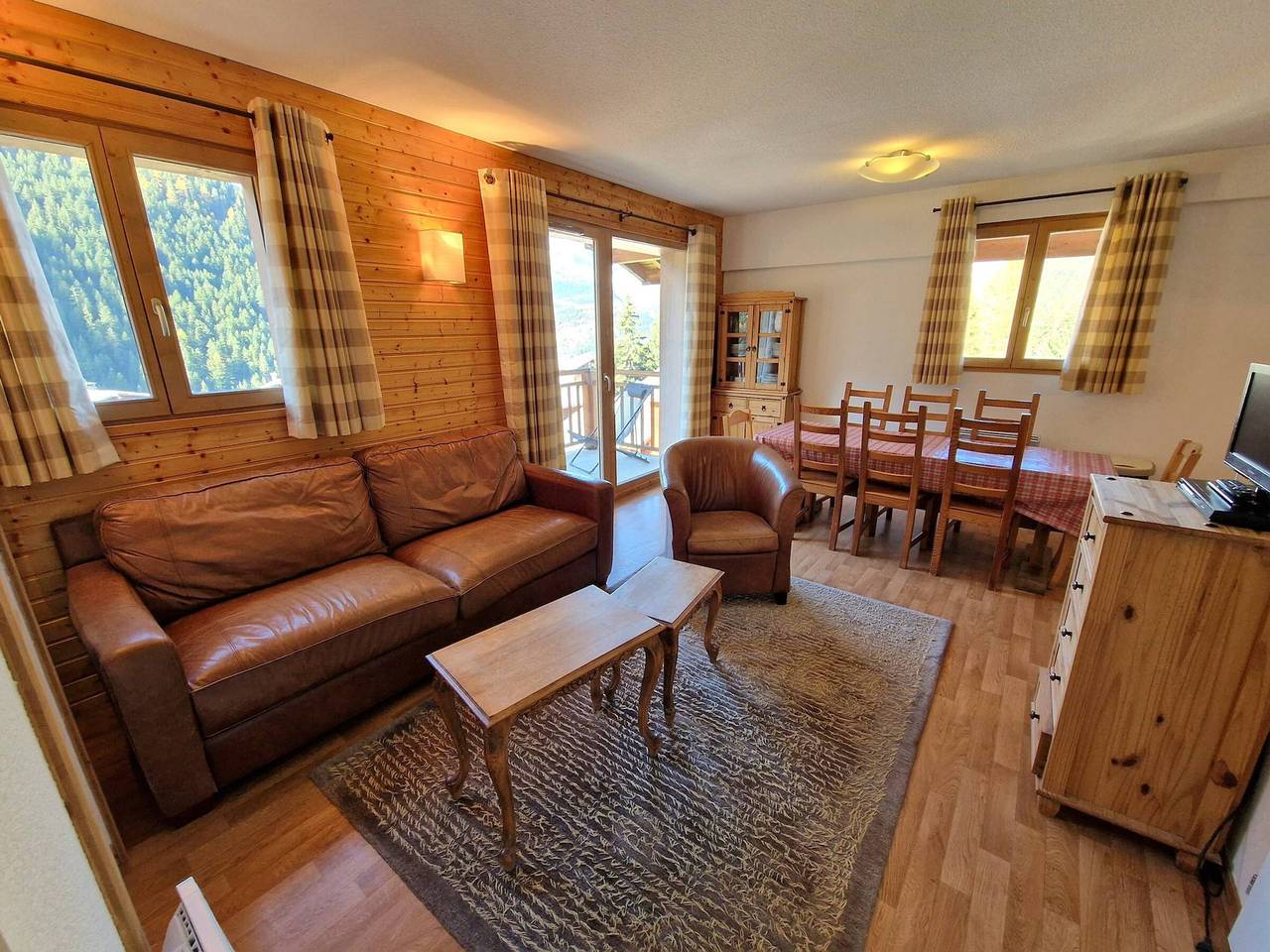 Apartamento entero, Amplio Apartamento Para 6/8 Personas con Fácil Acceso a las Pistas in Valfréjus, Modane
