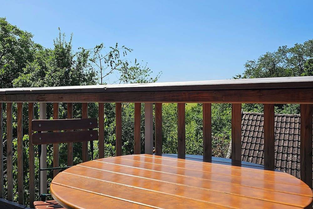 Ganze Wohnung, Neue, gemütliche Ferienwohnung im Dachgeschoss mit Schlafempore, Nähe Ammersee in Windach, Ammersee