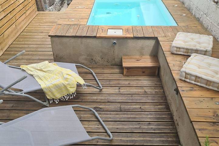 Location de vacances pour 6 personnes, avec Piscine à Saint-Pardoux-la-Rivière