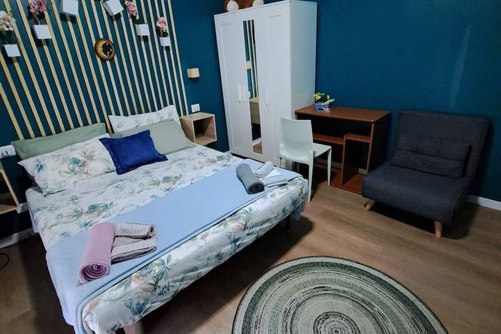 Garden cozy family room with children's games in the garden in Milán, Provincia de Milan