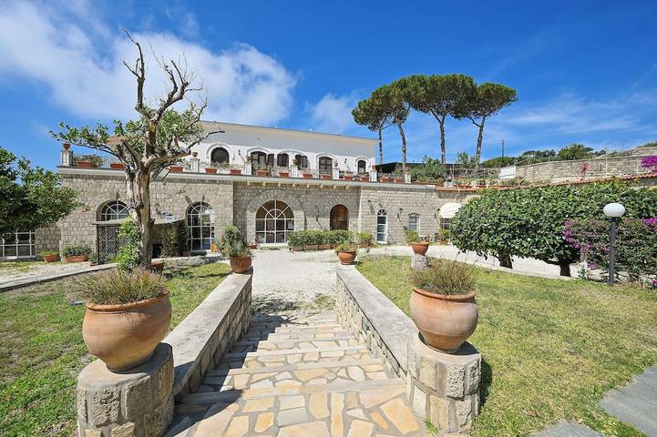 Ferienwohnung für 14 Personen, mit Garten und Balkon