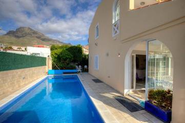 Villa für 8 Personen, mit Pool und Garten sowie Ausblick und Seeblick auf den Kanaren