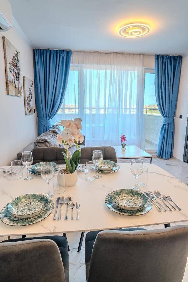 Ferienwohnung für 4 Personen, mit Balkon und Terrasse sowie Ausblick