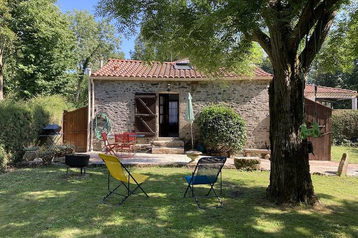 Gîte pour 4 personnes, avec jardin à Les Lucs-sur-Boulogne