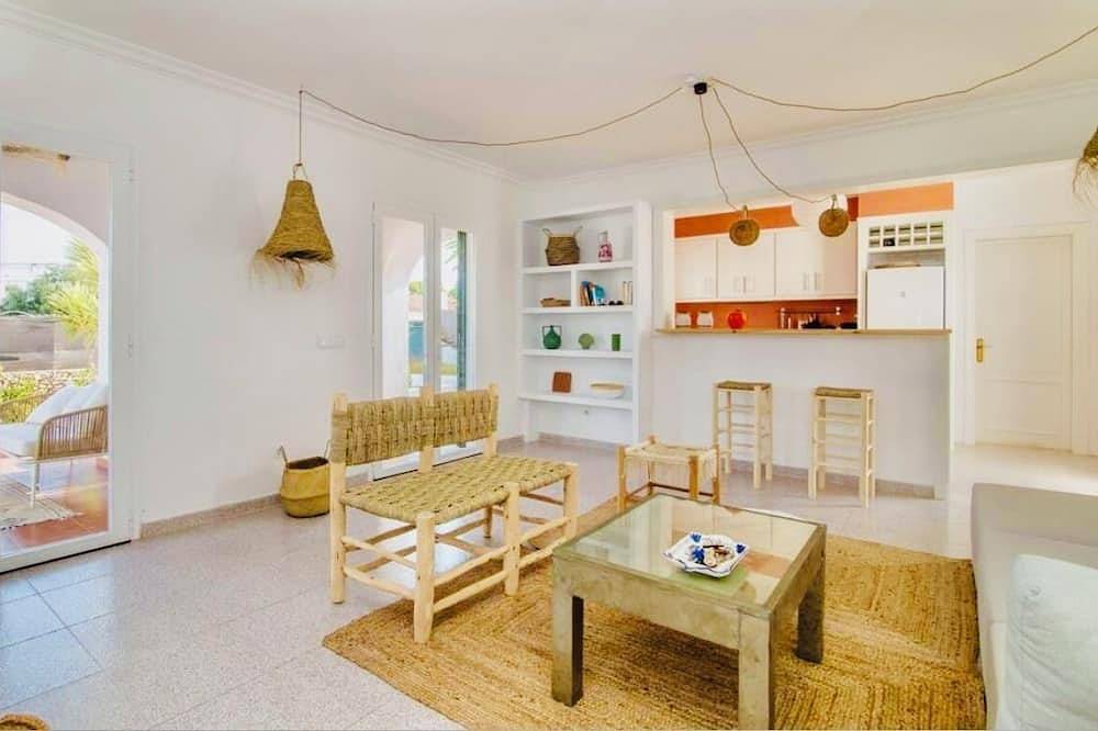 Villa Gabriela - Sleeps 8 - Son Remei, Punta Prima in Punta Prima, Sant Lluís