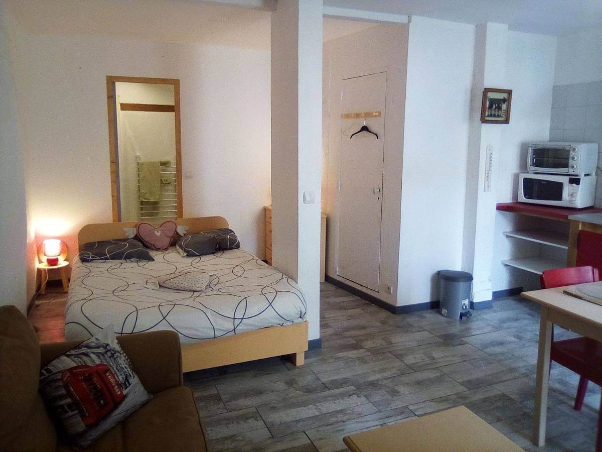Appartement entier, One-Bedroom Apartment in Mirepoix, Ariège