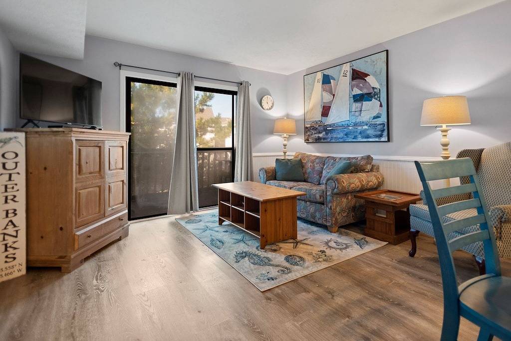 Ganze Wohnung, Beach Place: Oceanside | Short Walk to the Beach in Corolla, Currituck County