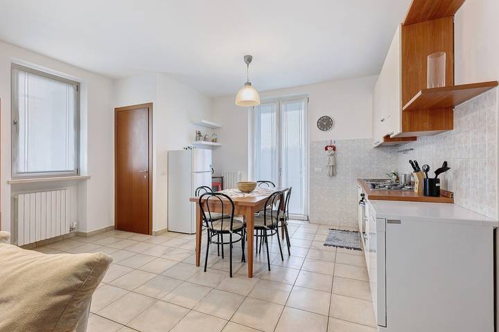 Entire apartment, Apartment 'Luna' with Shared Terrace, Wi-Fi and Air Conditioning in Villafranca di Verona, Verona Province