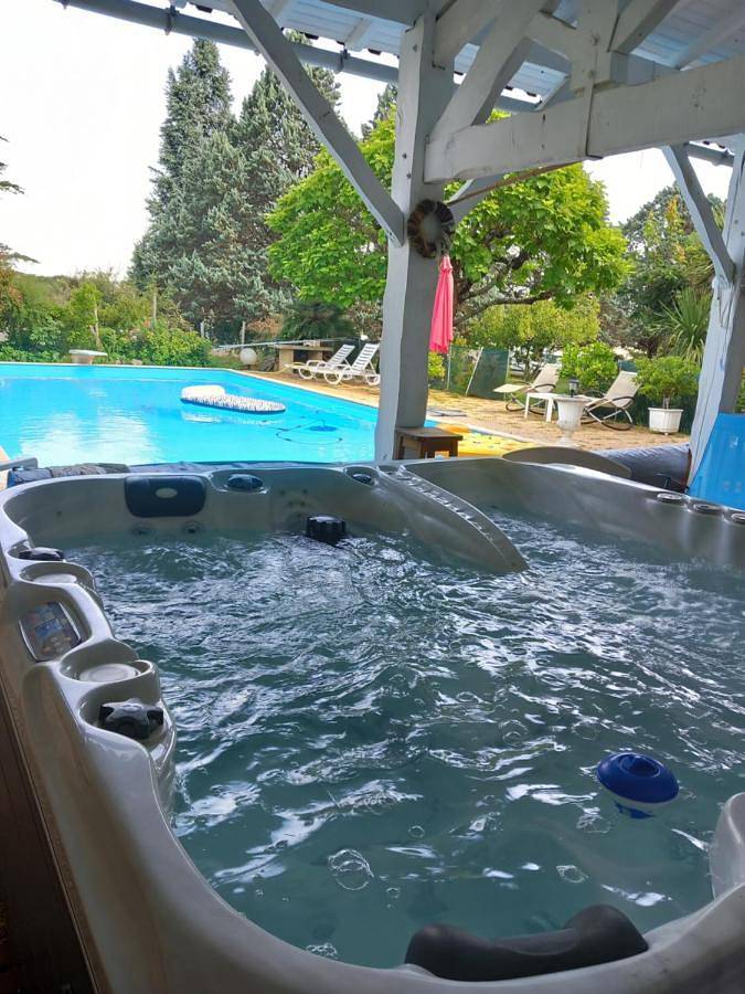 Chambre d’hôte pour 2 personnes, avec terrasse et jardin ainsi que piscine et jacuzzi dans le Tarn - 4