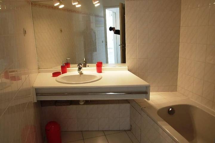 Gîte pour 4 personnes, avec piscine ainsi que jacuzzi et terrasse dans Base Nature François Léotard - 4